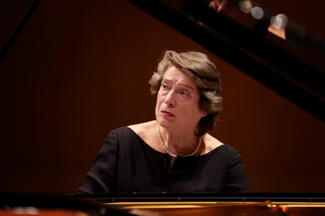 Elisabeth Leonskaja, Piano