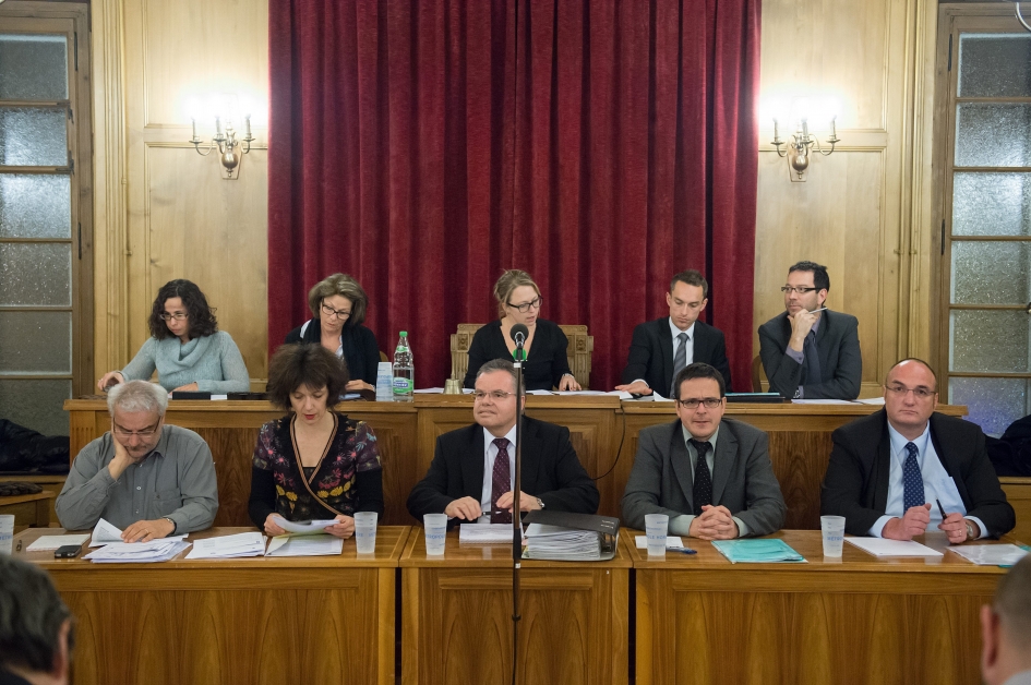 data_art_7582502_zoom945